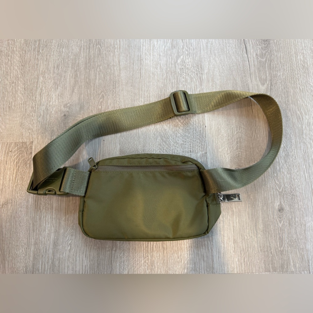Green Crossbody Belt Bag - Picture 2 of 4